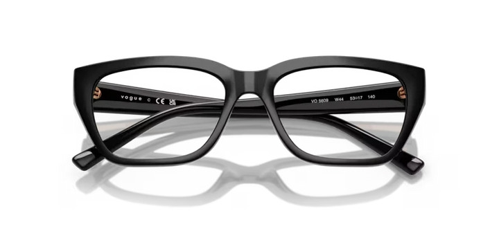 Vogue 5609 W44 53