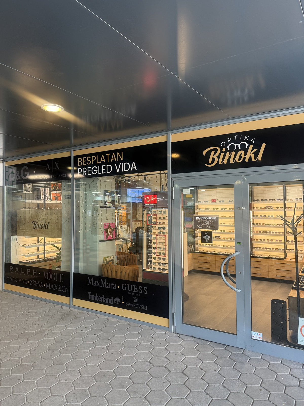 Optika Binokl Novi Sad, izlog i ulaz u radnju u TC Mercator